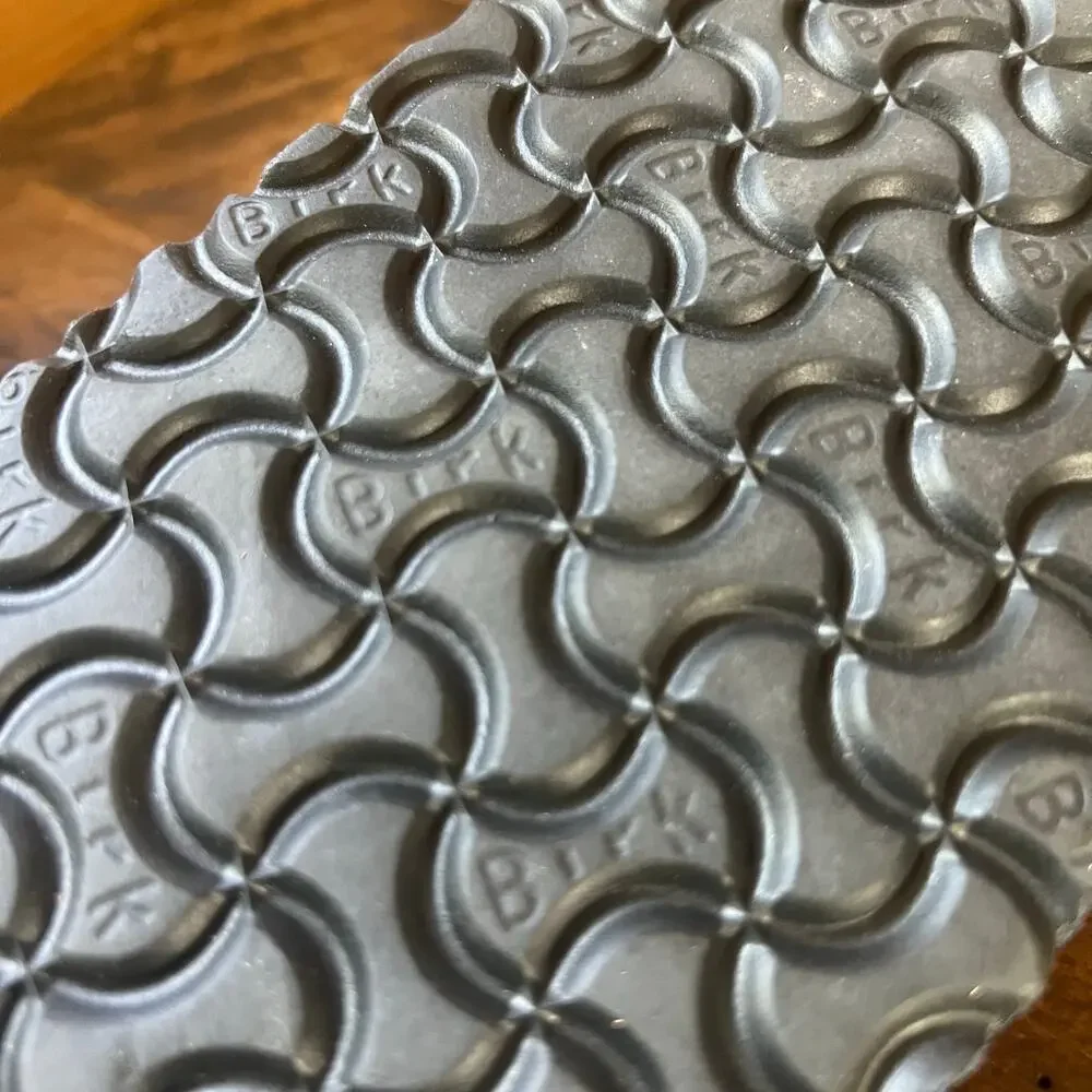 Birkenstock Gizeh Rivet Border Sandals 41 Dark Rust Terracotta Suede Thong Stud - Picture 10 of 16